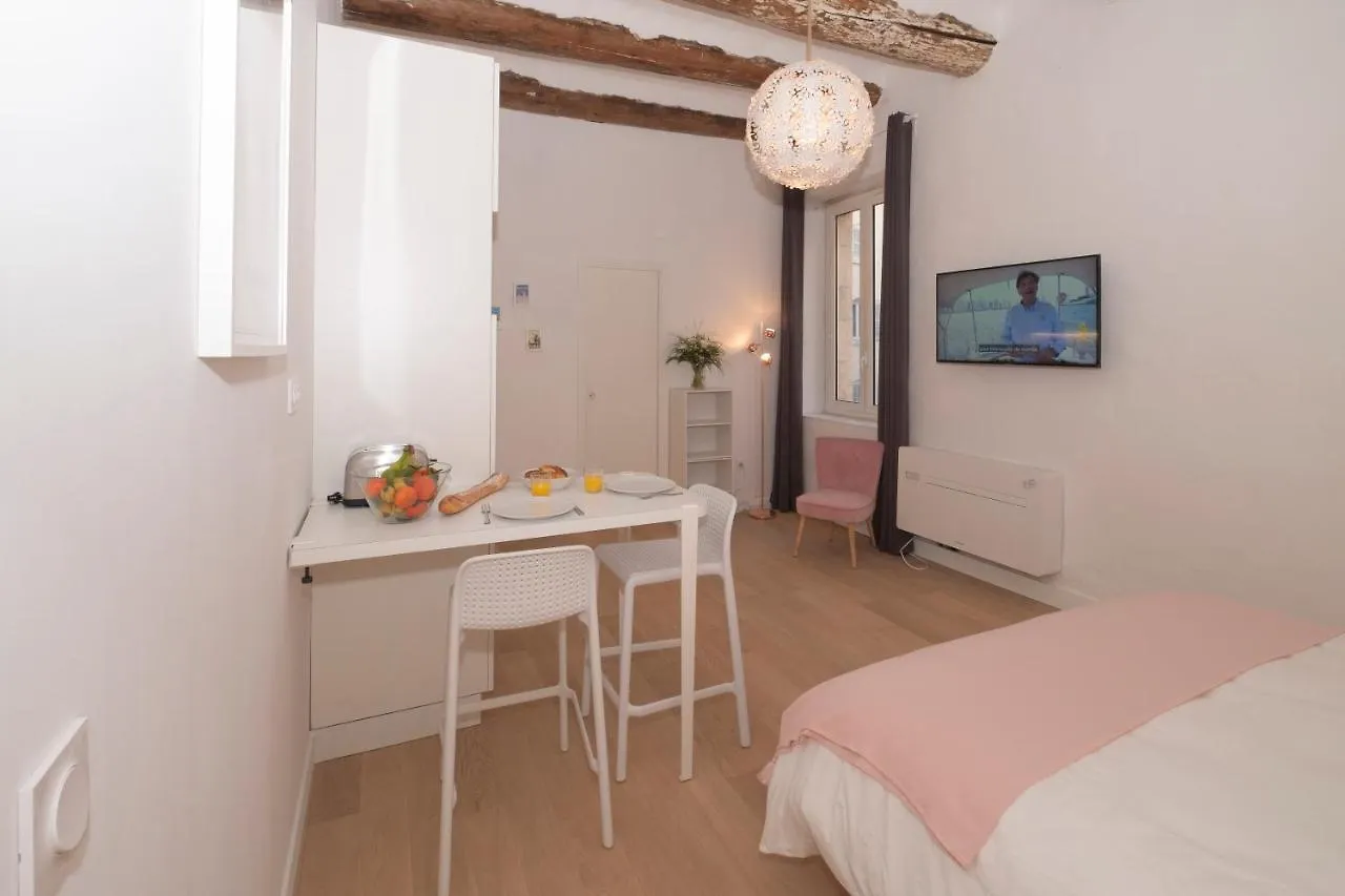 Design Suites - Vieux Port Marseille France